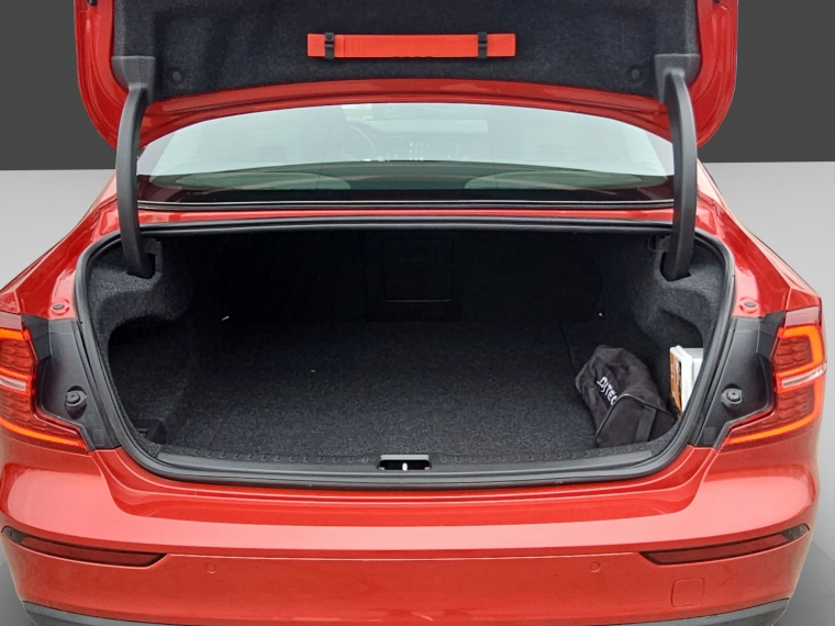 Volvo S60 B4 2023 Usado Usado en BMW Premium Selection Volvo S60 B4 2023 Usado Usado en BMW Premium Selection