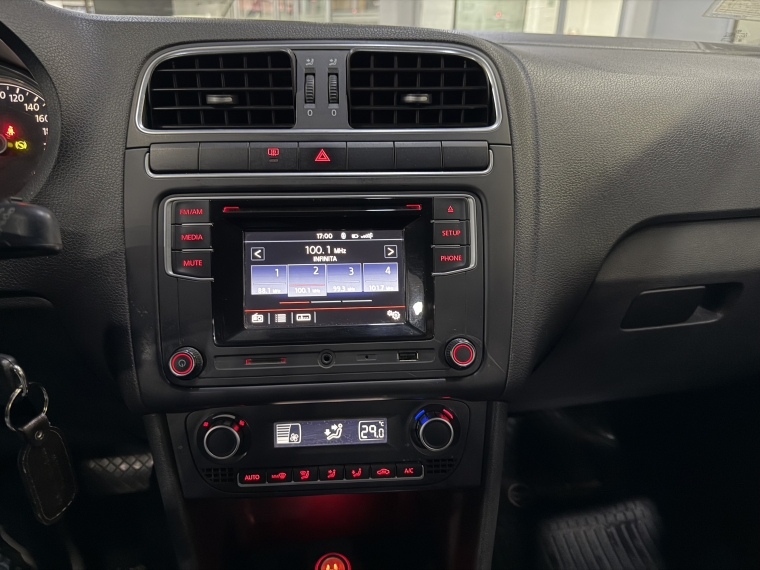 Volkswagen Polo Highline 1.6l Aut 2016  Usado en Grass & Arueste