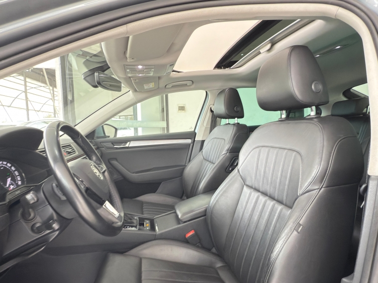 Skoda Superb 2.0 Tdi 2019 Usado en Automotriz Olea Flaño