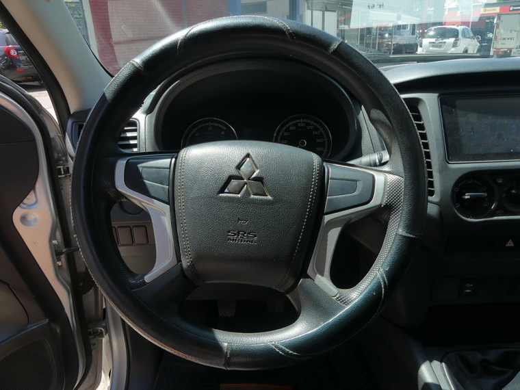 Mitsubishi L200 Work Cr 2.4 4x2 2022 Usado  Usado en Webautos.cl