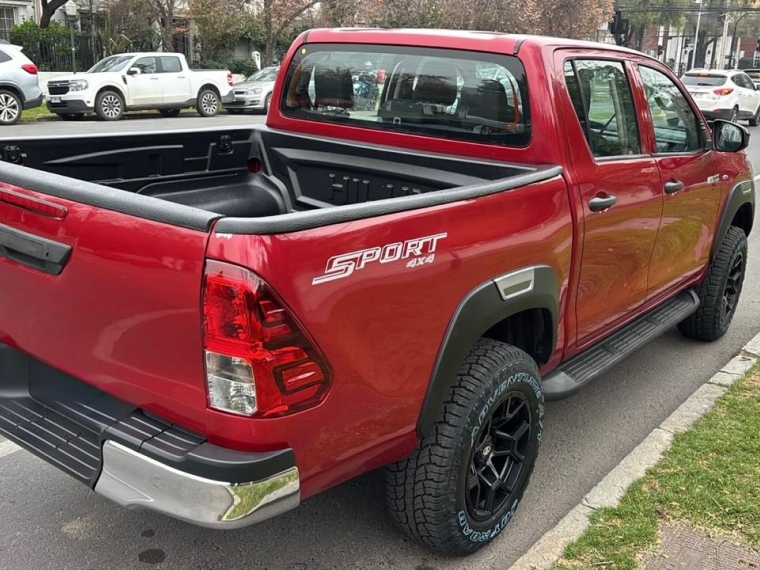 Toyota Hilux — foto 7 de 13