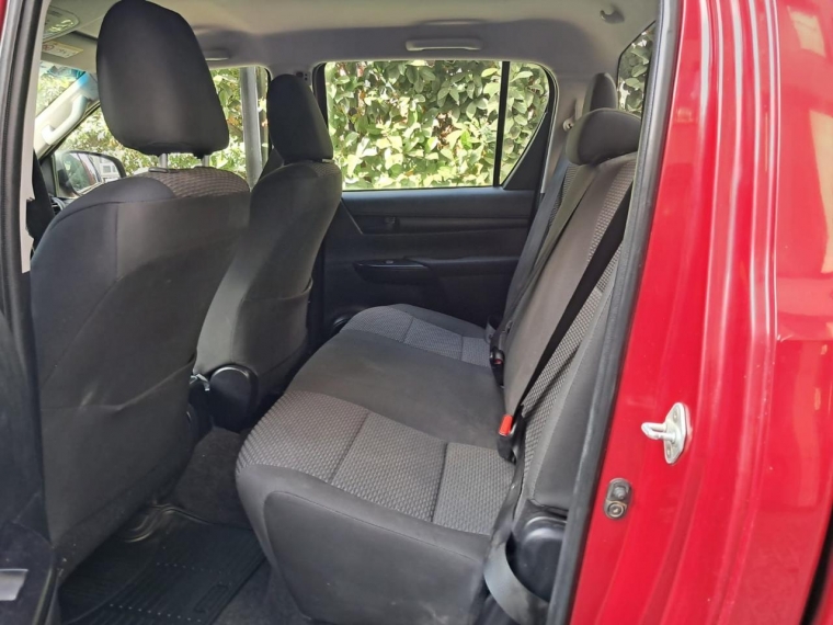 TOYOTA HILUX DX 4X4 2.4 - imagen 14