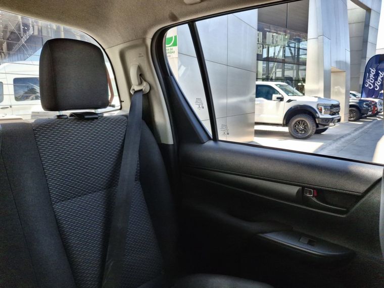 Toyota Hilux Hilux 2.4 Mt 4x4 Dx D-c Dsl Ev 2023 Usado  Usado en Webautos.cl