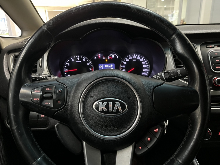 Kia Carens Ex 2.0 Gsl  At 2015  Usado en Grass & Arueste Usados