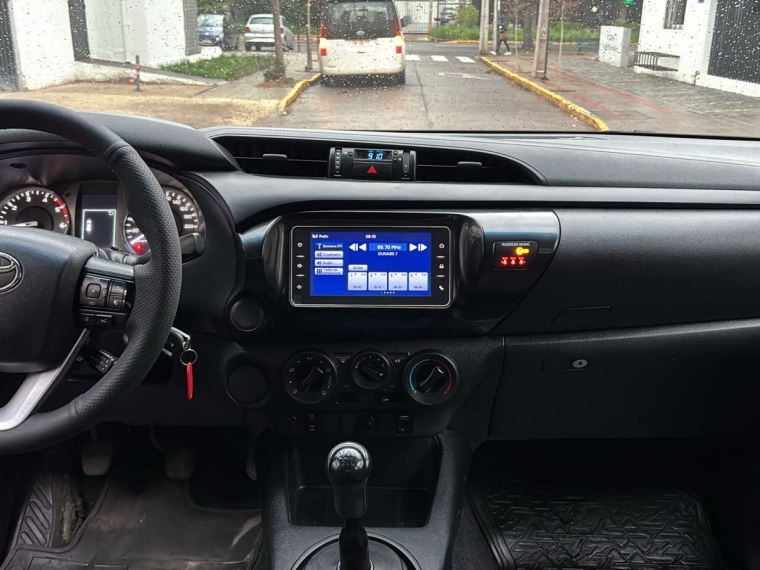 Toyota Hilux Dcab Dx 4X2 2.4Cc — foto 13 de 17