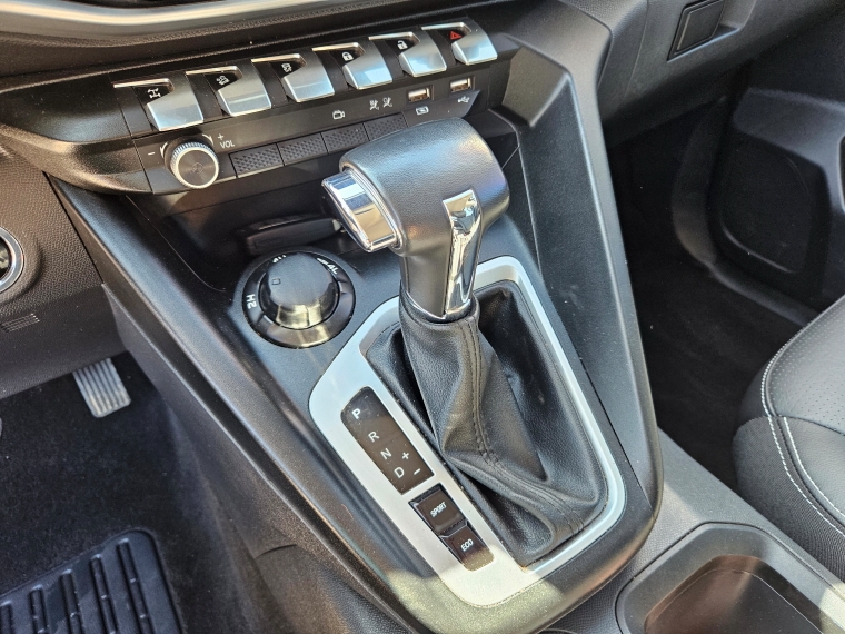 Peugeot Landtrek — foto 15 de 19