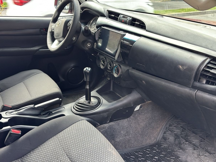 TOYOTA HILUX  Dcab DX 4x2 2.4cc - imagen 13