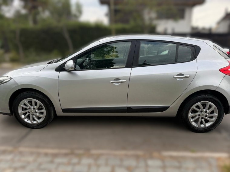 Renault Megane Dynamique Hb 2.0 At 2015 Usado en Automotriz Olea Flaño