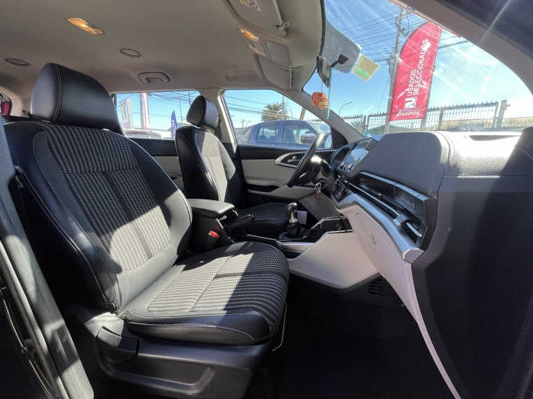 Kia Carens Carens Lx 1.5 2023 Usado en Rosselot Usados