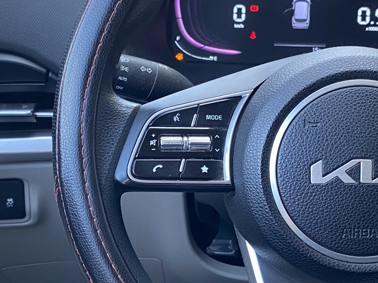 Kia Carens Carens Lx 1.5 2023 Usado en Rosselot Usados