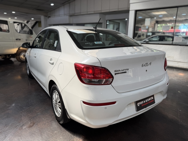 Kia Soluto Lx 1.4l Ac 5mt Full 2023  Usado en Grass & Arueste