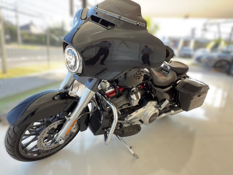 Harley-davidson Flhxse cvo street glide 1923 Cc 2021 Usado en Automotriz Olea Flaño