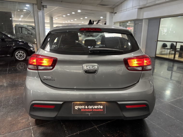 Kia Rio 5 Ex 1.4l 6mt Ci Full 2023  Usado en Grass & Arueste