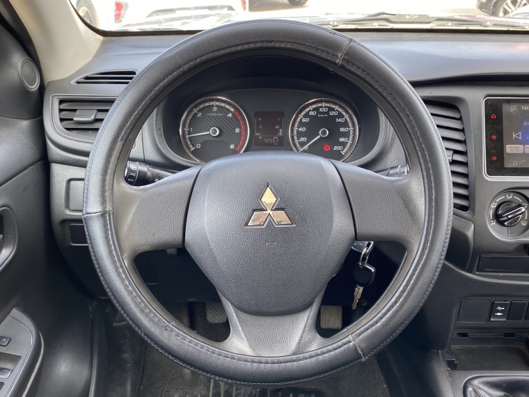 Mitsubishi L200 L200 D/c 2.4 Work Cr 4x2 2020 Usado en Rosselot Usados