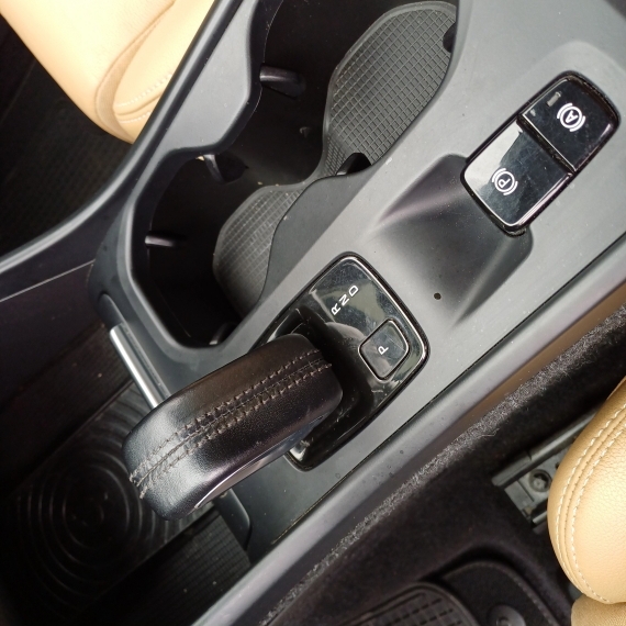 Volvo Xc40 Xc40 T5 Momentum 2.0 At 2018 Usado en Rosselot Usados