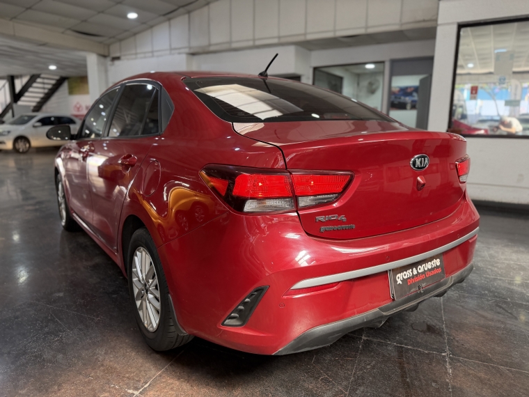 Kia Rio 4 Lx 1.4l Ac Abs 6mt Full 2022  Usado en Grass & Arueste