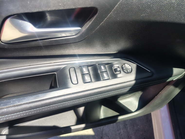 Peugeot 3008 3008 Blue Hdi 130 Eat8 1.5 Aut 2023 Usado en Rosselot Usados