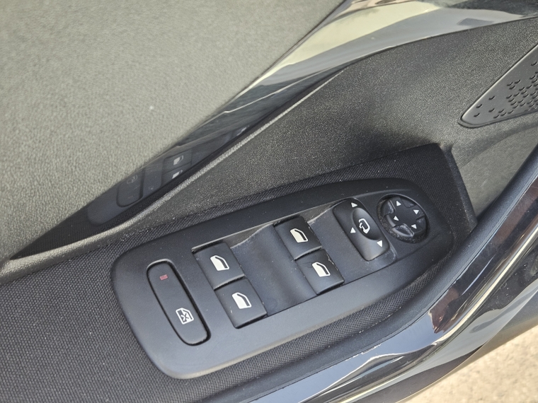 Peugeot 208 Signature 1.2 Puretech Mt 2019 Usado  Usado en Kovacs Usados