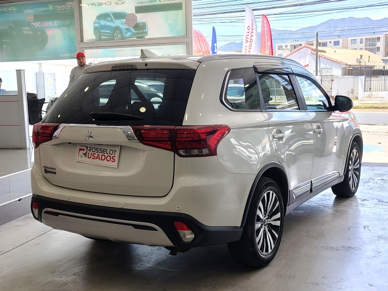 Mitsubishi Outlander Outlander Cvt 2.0 Aut 2022 Usado en Rosselot Usados