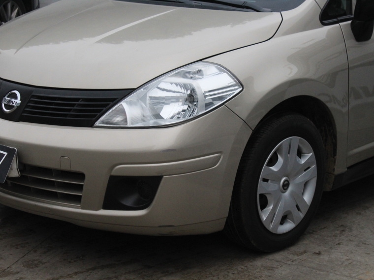 Nissan Tiida 1.6  Sedan  Mt 2015 Usado  Usado en Kovacs Usados