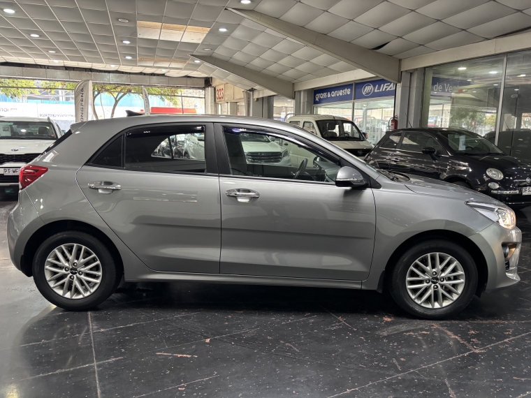 Kia Rio 5 Ex 1.4l 6mt Ci Full 2023  Usado en Grass & Arueste