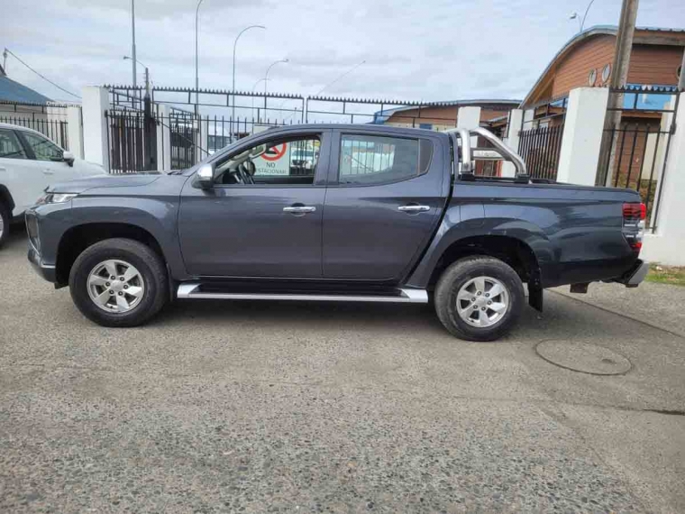 Mitsubishi L200 New L-200 Katana 2.4 Crt Special Pack Mec 4x4 2023 Usado  Usado en Webautos.cl