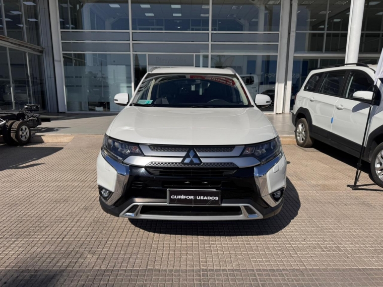 Mitsubishi Outlander 2.0 Glx At 4x2 2023 Usado  Usado en Webautos.cl