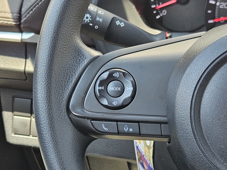 Toyota Yaris 1.5 E Sedan Mt 2023 Usado  Usado en Kovacs Usados