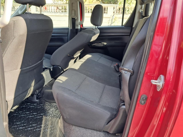 TOYOTA HILUX DX 4X4 2.4 - imagen 13