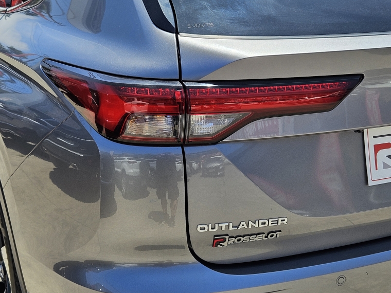 Mitsubishi Outlander Outlander Gls Ltd 4x4 2.5 Aut 2023 Usado en Rosselot Usados