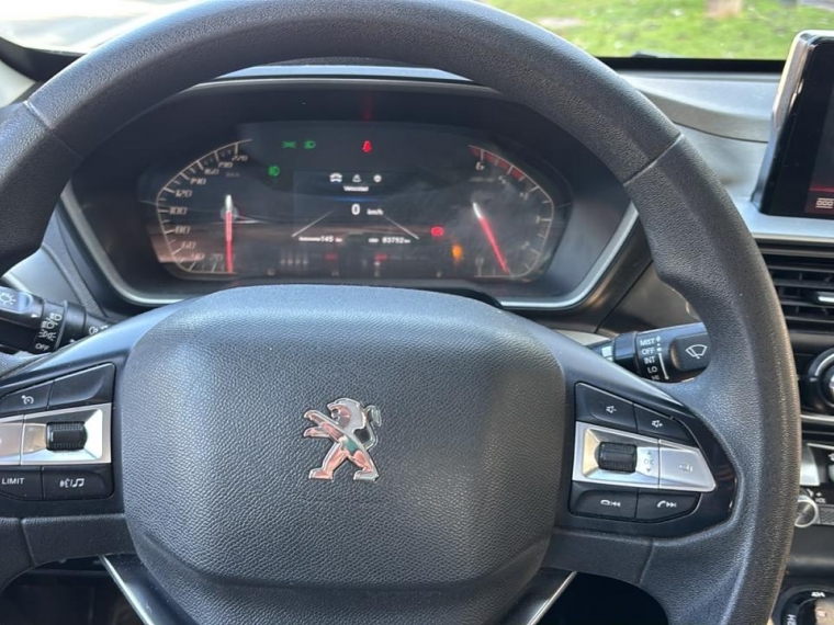 Peugeot Landtrek — foto 12 de 16