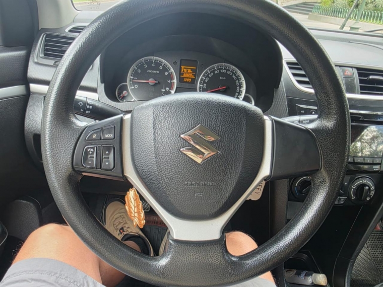 Suzuki Swift Gl 1.2 2015  Usado en Autos