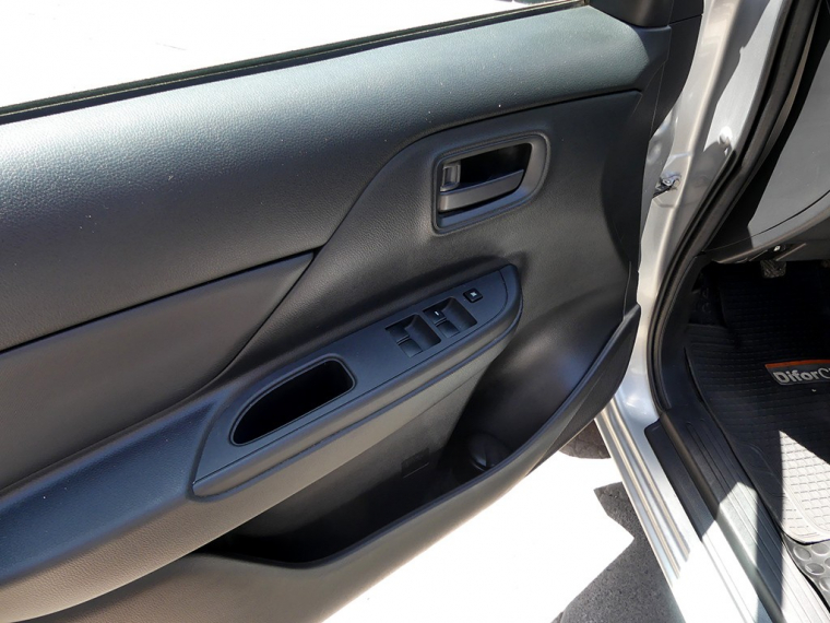 Mitsubishi L200 Work Cr 2.4 4x2 2022 Usado  Usado en Webautos.cl