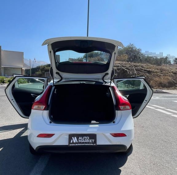 Volvo V40 Comfort Aut 2016  Usado en Automarket Chile