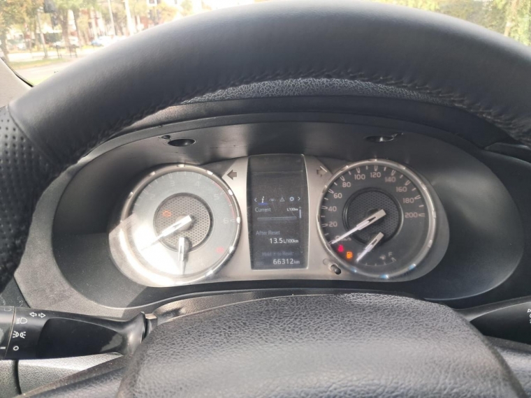 TOYOTA HILUX DX 4X4 2.4 - imagen 11
