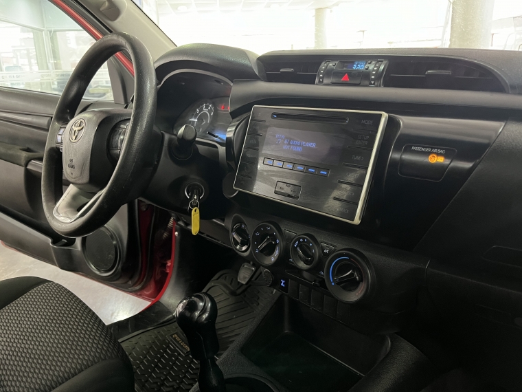 Toyota Hilux 4x4 Cab/simple 2.4l Mt 2019  Usado en Grass & Arueste Usados