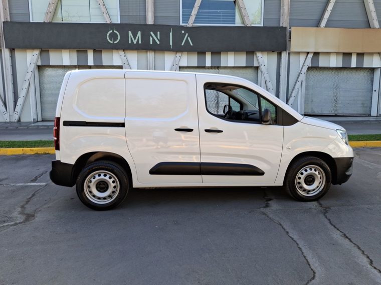 Opel Combo 1.6 Combo Td Diesel Mt 5p 2024 Usado  Usado en Webautos.cl