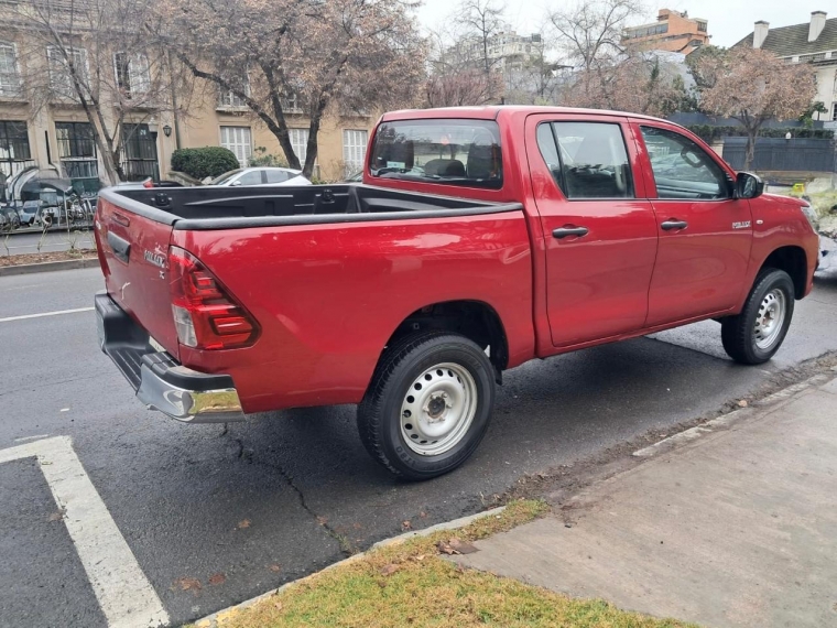 TOYOTA HILUX DX 4X2 2.4 miniatura 8