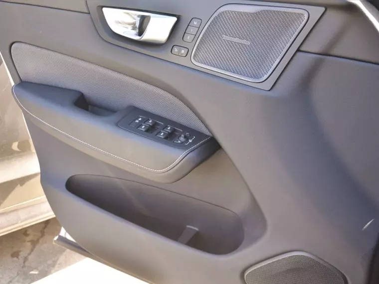 Volvo Xc60 T8 Awd Recharge Ultimate Dark 2025 Usado Usado en Webautos.cl Volvo Xc60 T8 Awd Recharge Ultimate Dark 2025 Usado Usado en Webautos.cl