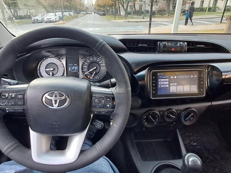 TOYOTA HILUX DX 4X2  2.4 - imagen 9