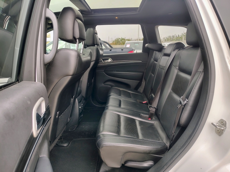 Jeep New grand cherokee Grand Cherokee Ltd 4x4 3.6 Aut 2021 Usado en Rosselot Usados