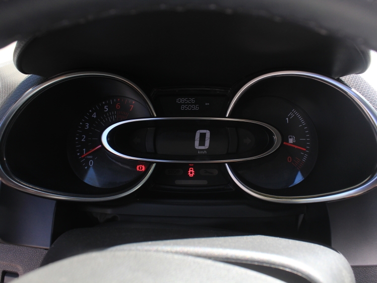 Renault Clio 1.2 Expression  Mt 2017 Usado  Usado en Kovacs Usados
