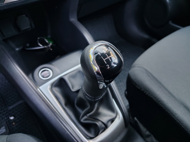 Nissan Kicks 1.6  Play  Sense Mt 2025 Usado  Usado en Kovacs Usados