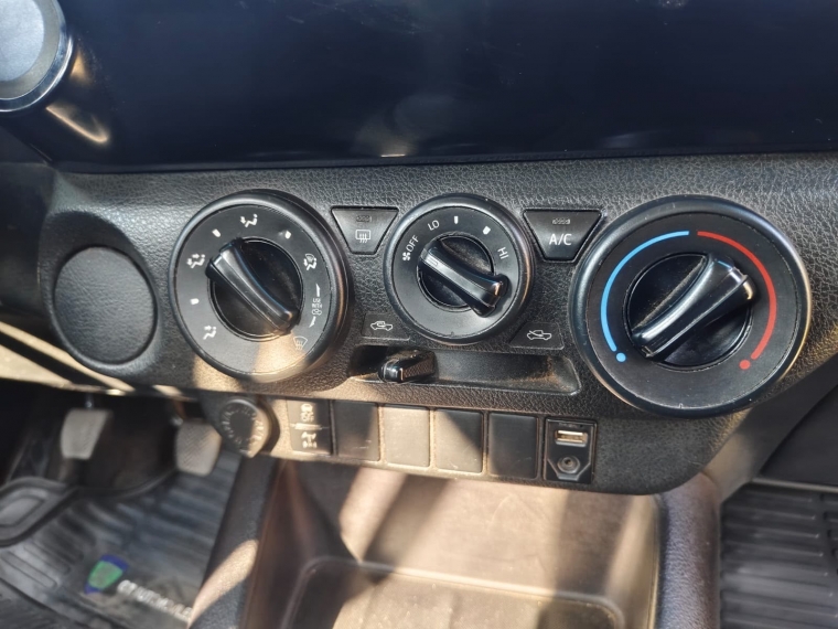 TOYOTA HILUX DX 4X2 2.4 - imagen 13