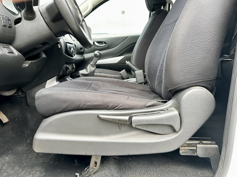 Nissan Navara Navara D Cab 2.3 2023 Usado en Rosselot Usados