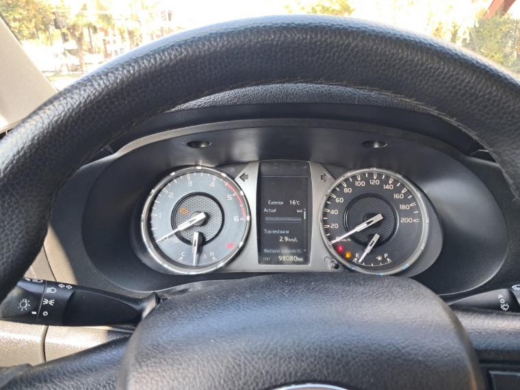 TOYOTA HILUX DX 4X4 2.4 - imagen 8