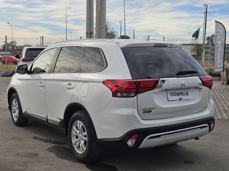 Mitsubishi Outlander Glx At 4x2 2.0 2023 Usado Usado en Kovacs Usados Mitsubishi Outlander Glx At 4x2 2.0 2023 Usado Usado en Kovacs Usados