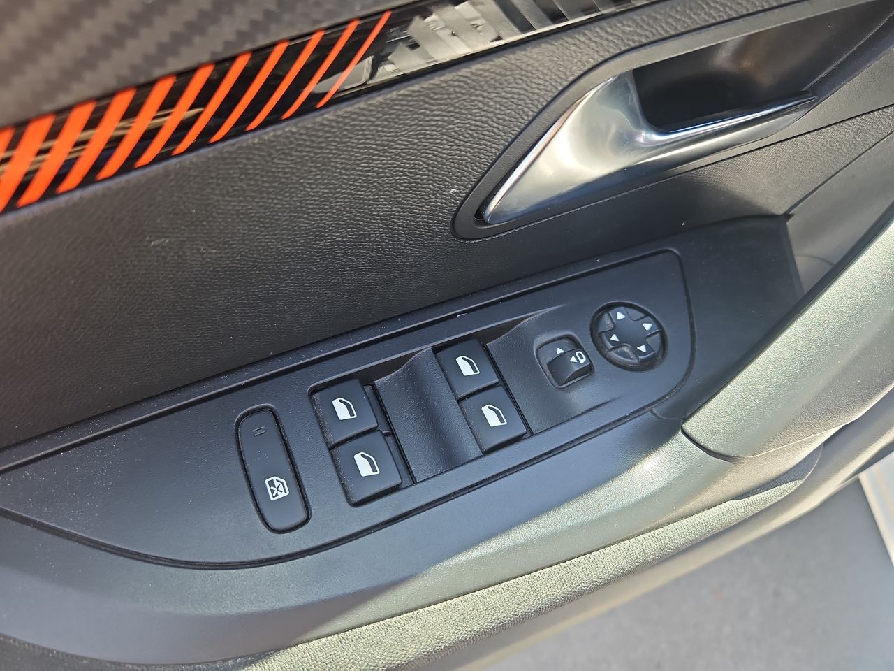 Peugeot 2008 2008 Blue Hdi 100 4x2 1.5 2022 Usado en Usados de Primera - Sergio Escobar