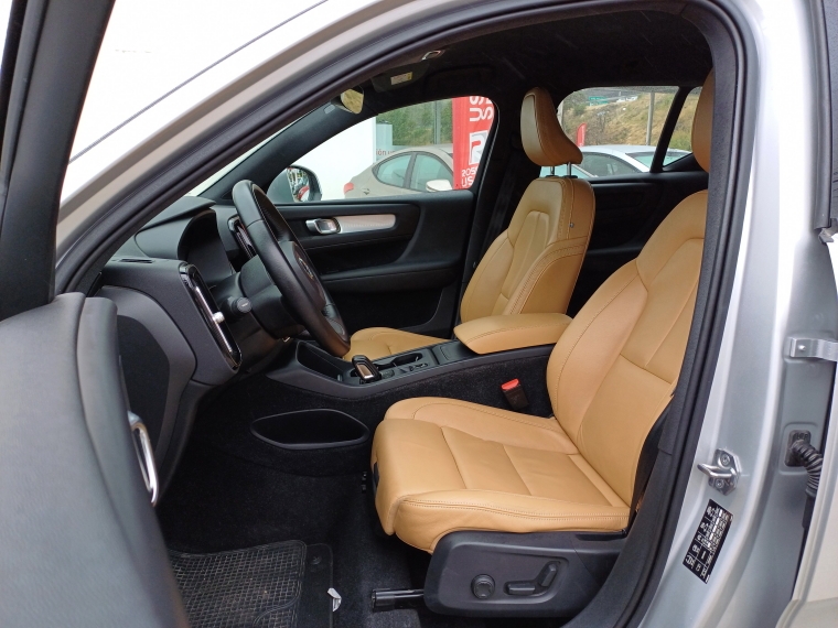 Volvo Xc40 Xc40 T5 Momentum 2.0 At 2018 Usado en Rosselot Usados