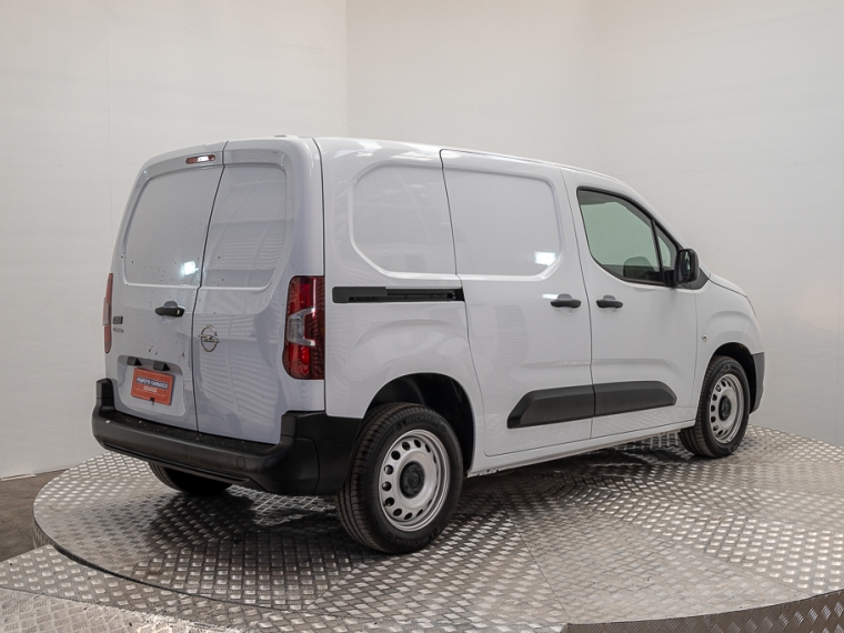 Opel Combo  1.5td Essentia Mt6 E6 2024 Usado  Usado en Pompeyo